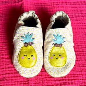 Pineapple Robeez Booties